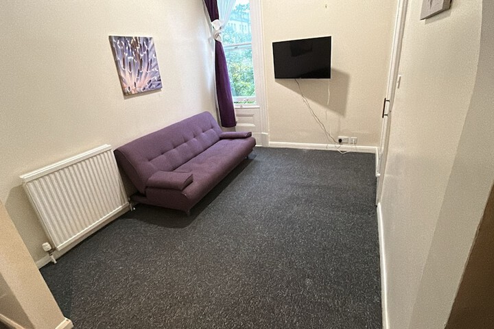 Lounge 53 of 58