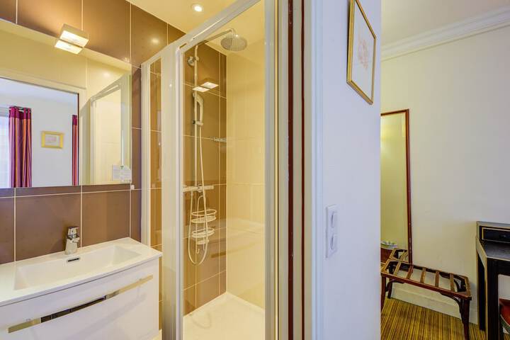 Bathroom Interior Photo