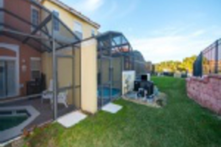 Hotel Exterior 12 of 312