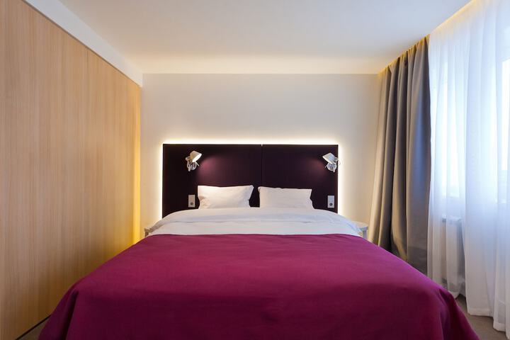 Room 16 of 44