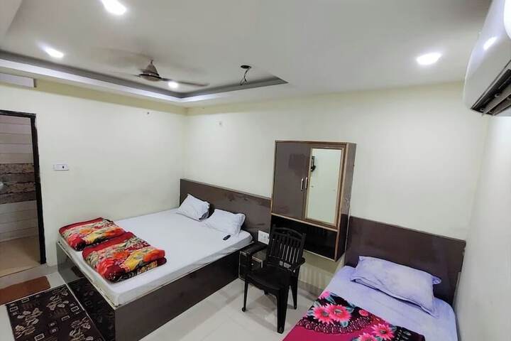 Room 33 of 41