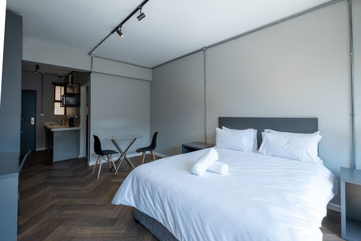Room 28 of 42