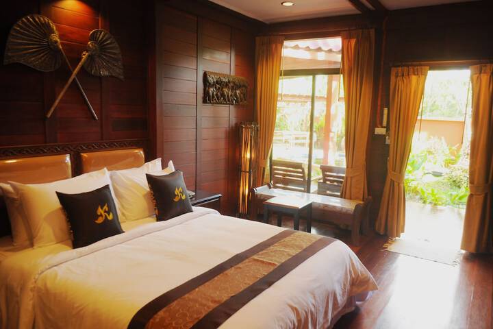 Room 10 of 37
