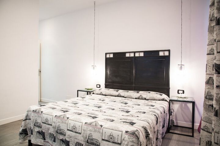 Room 9 of 26