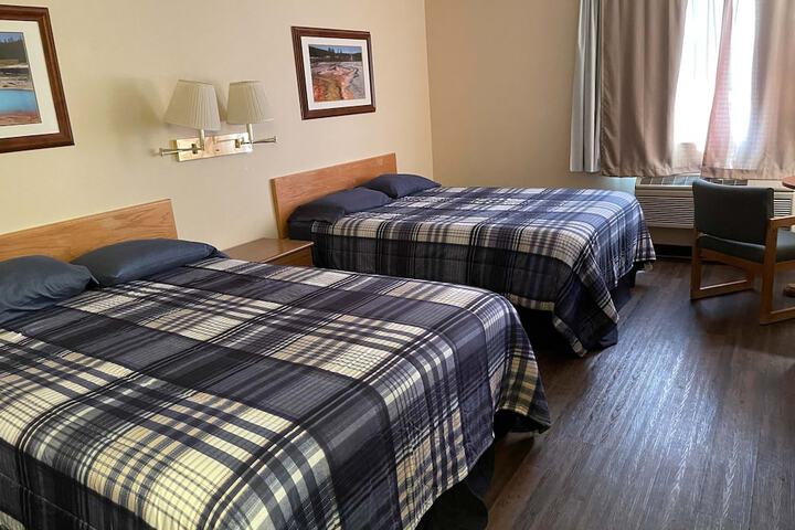 Room 8 of 16