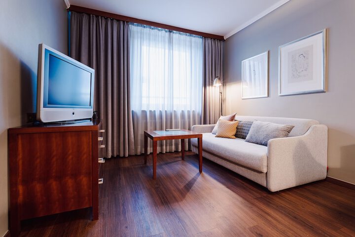 Room 50 of 102