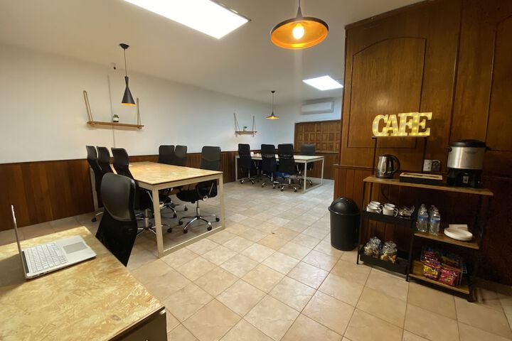 Business Center 41 of 45
