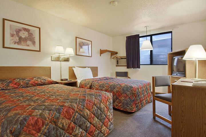 Deluxe King Bed (1 of 8)