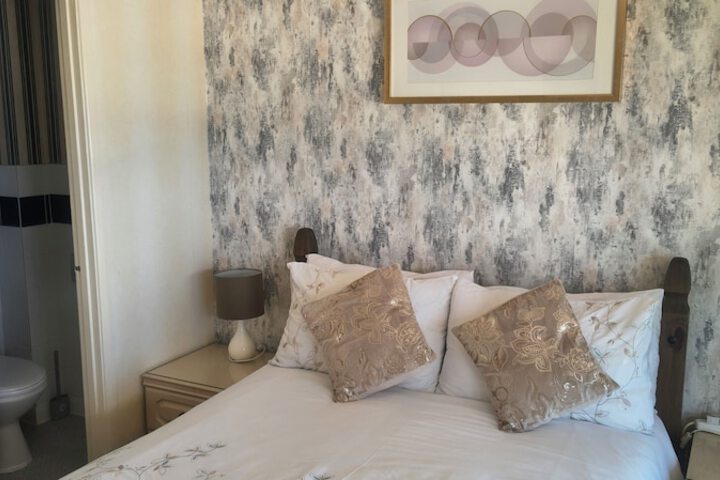 Room 103 of 184