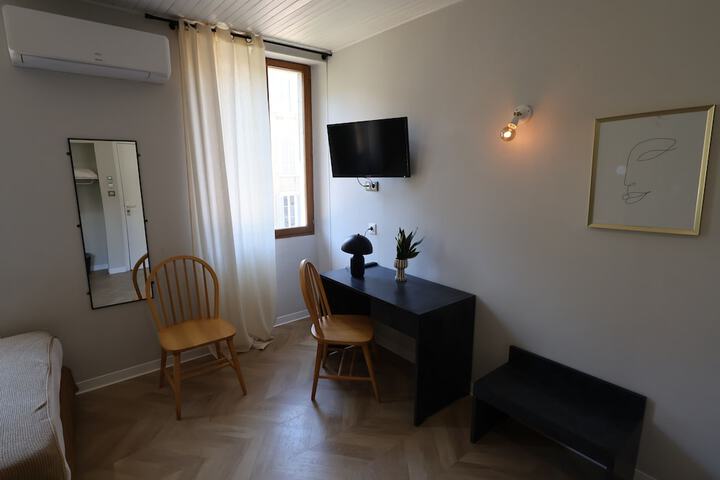 Room 55 of 128