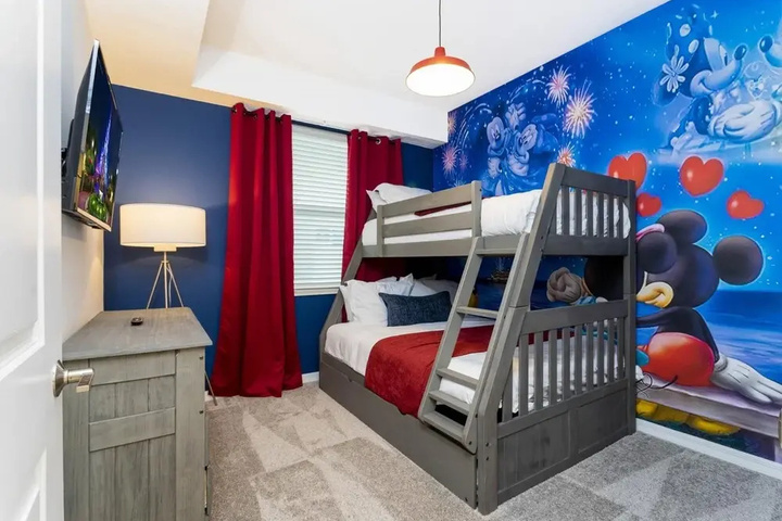 Room 3 of 33