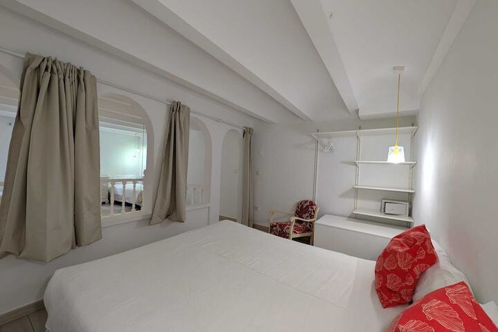 Room 22 of 64