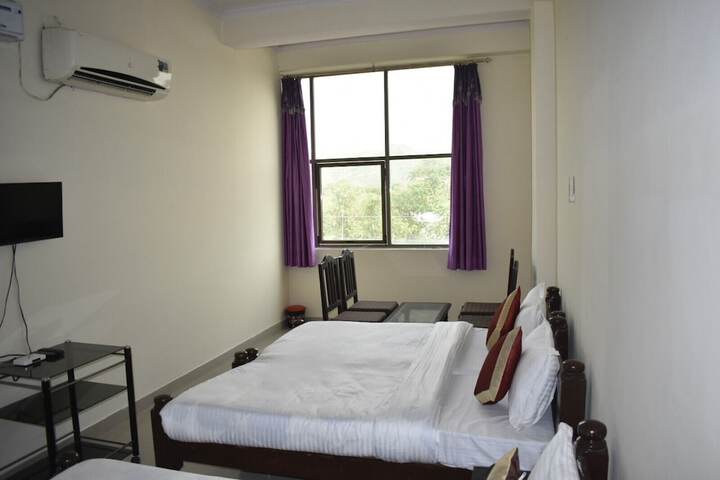 Room 4 of 22