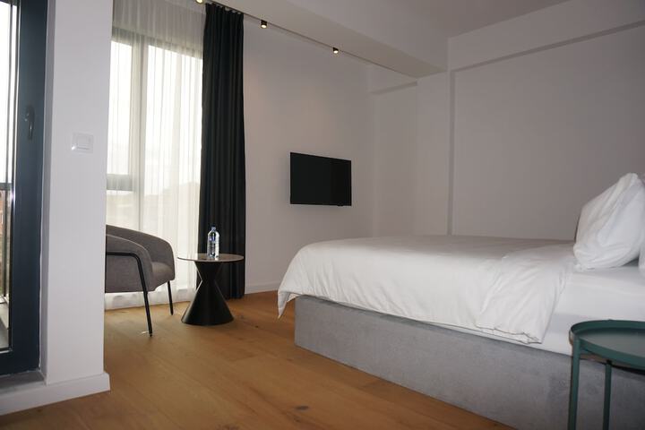 Room 27 of 69