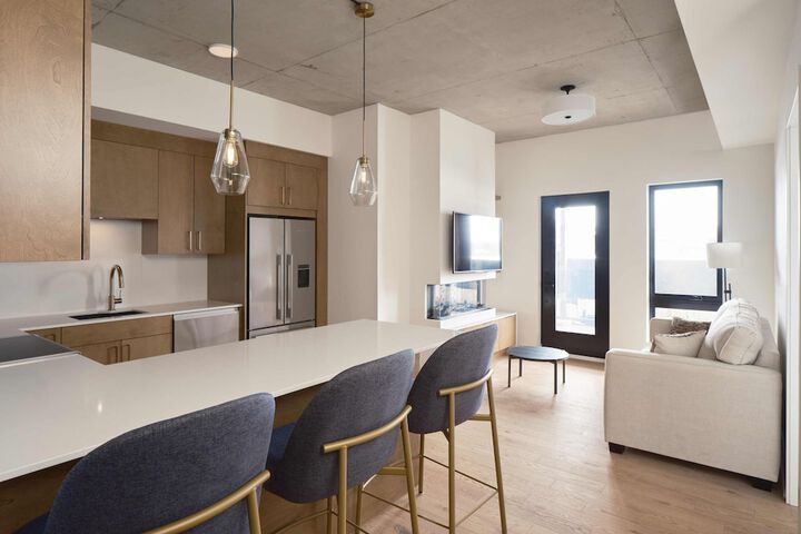 209 2nd Floor Studio Murphy Queen Bed with Balcony (17 of 95)