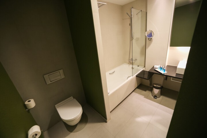 Room 54 of 105