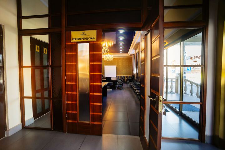 Business Center 42 of 47