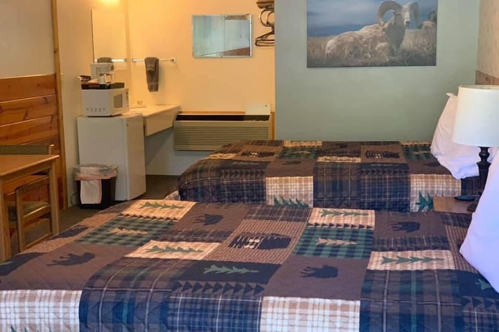 Room 3 of 8