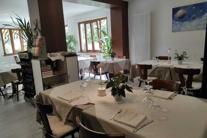 Dining 43 of 67