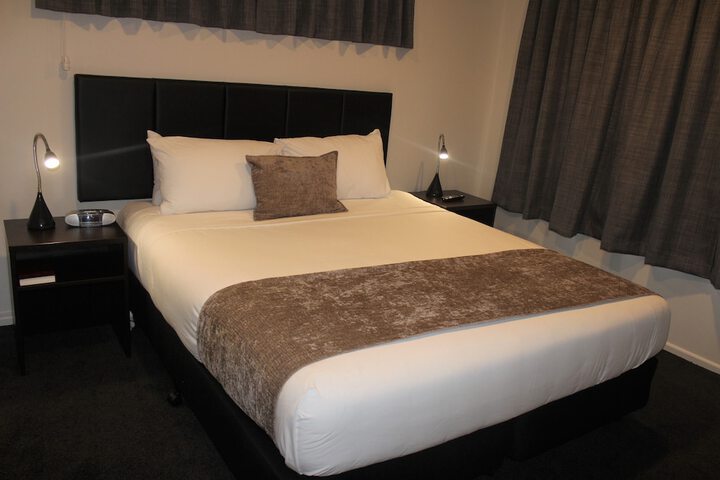 Room 5 of 28