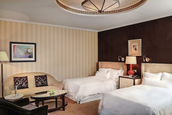 Room 6 of 52