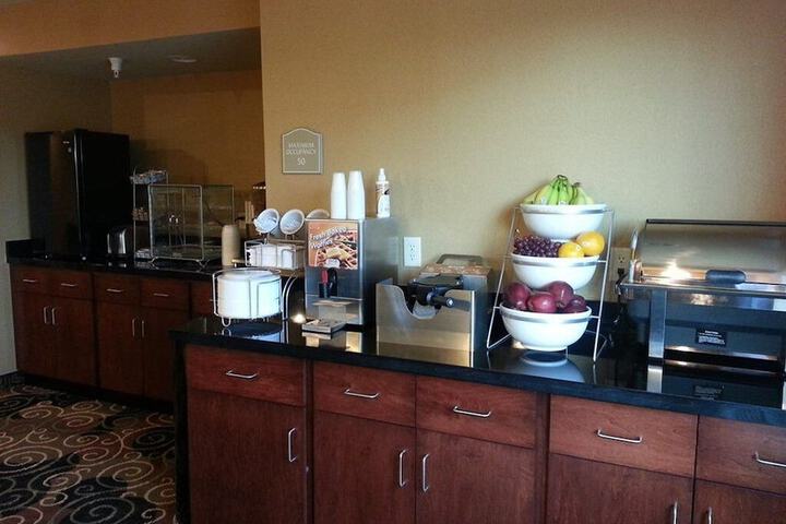 Breakfast/Coffee Service 28 of 44