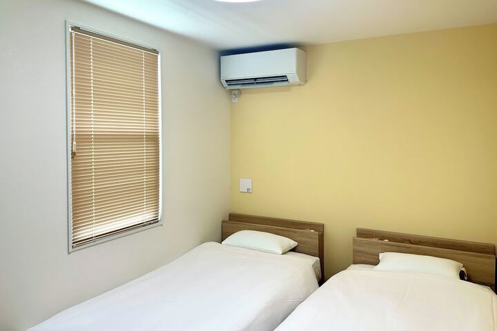 Room 33 of 84