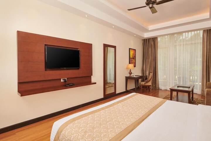 Room 9 of 56