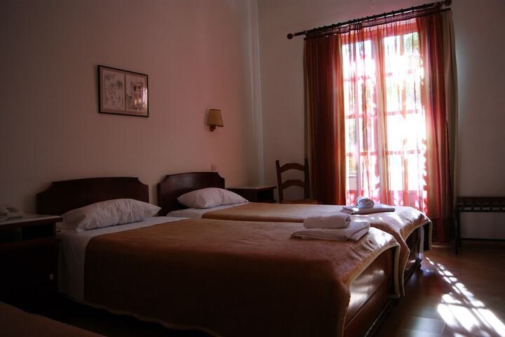 Room 9 of 42