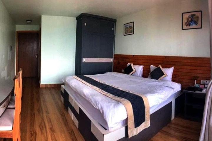 Room 21 of 83