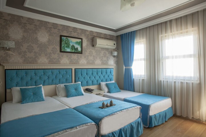 Room 16 of 28