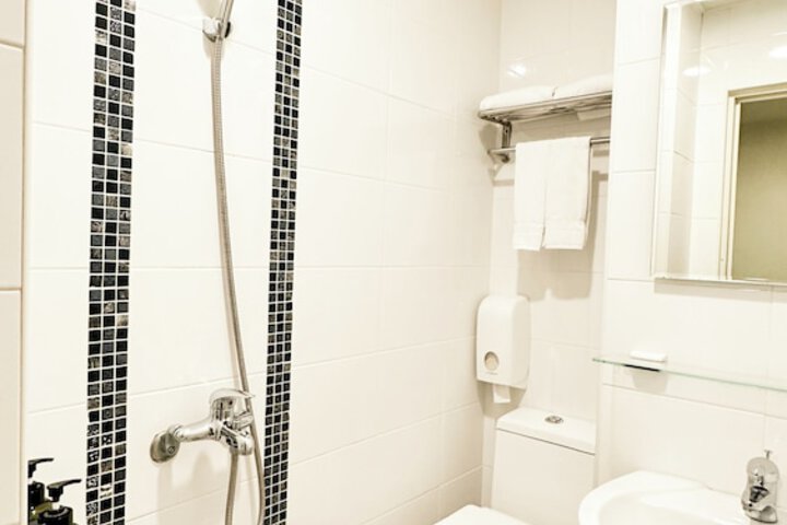 Room 40 of 65
