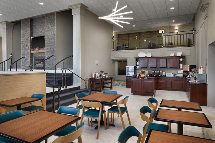 Breakfast area