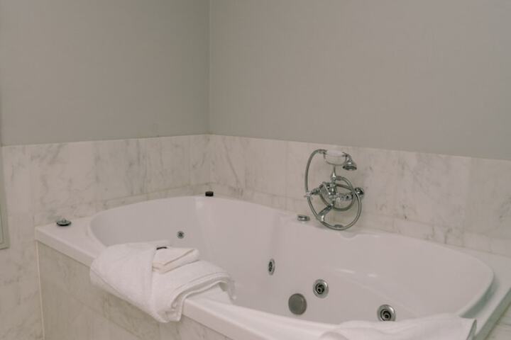 Room 47 of 91