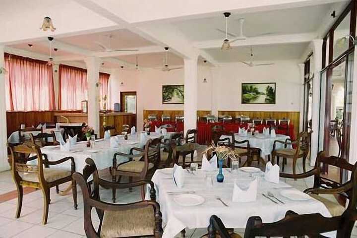 Dining 43 of 64