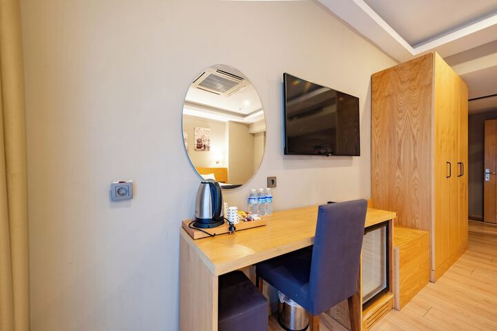 Room 34 of 74