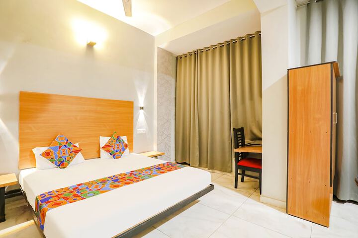 Room 13 of 29