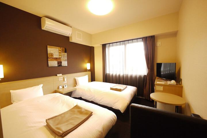 Room 4 of 19