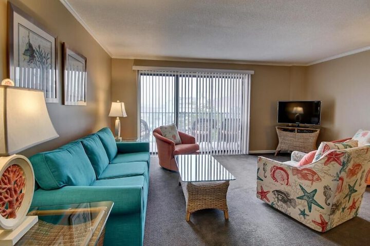 Standard 2 Queen Beds City View No Balcony (9 of 51)