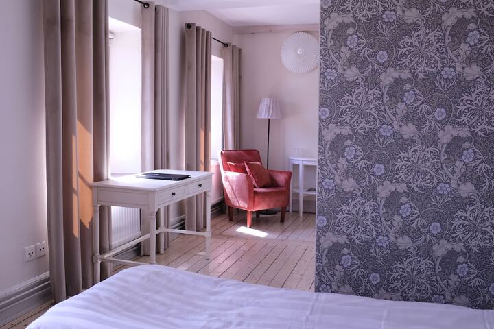 Room 8 of 63