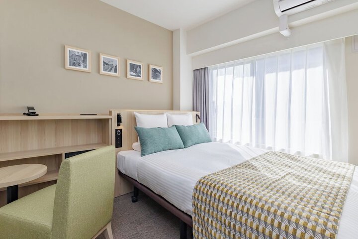 Room 4 of 23