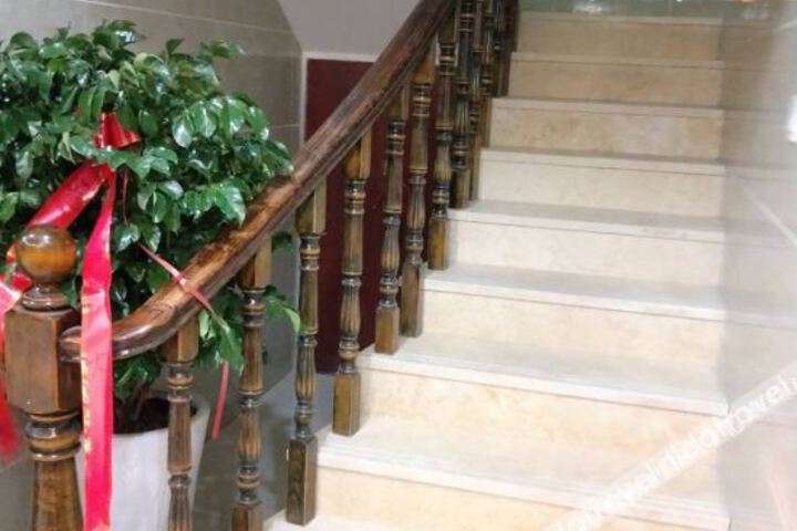 Fengyang binhu garden business hotel