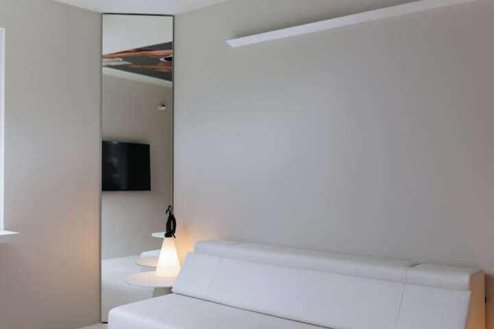 Room 12 of 42