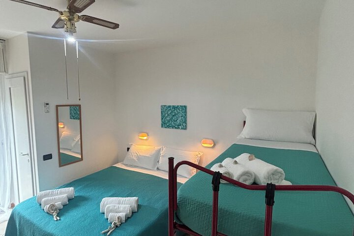 Room 3 of 25