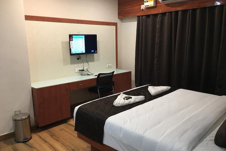 Room 12 of 33