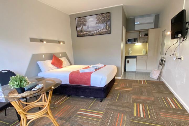 Room 16 of 34