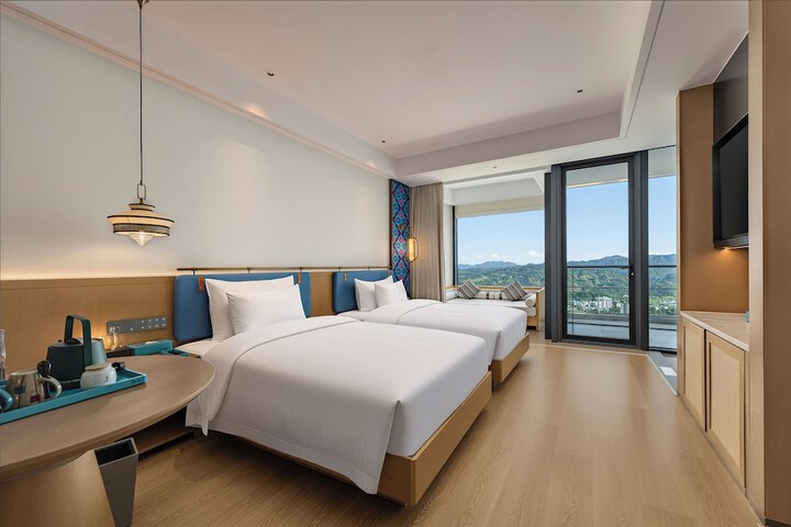 Room 8 of 51