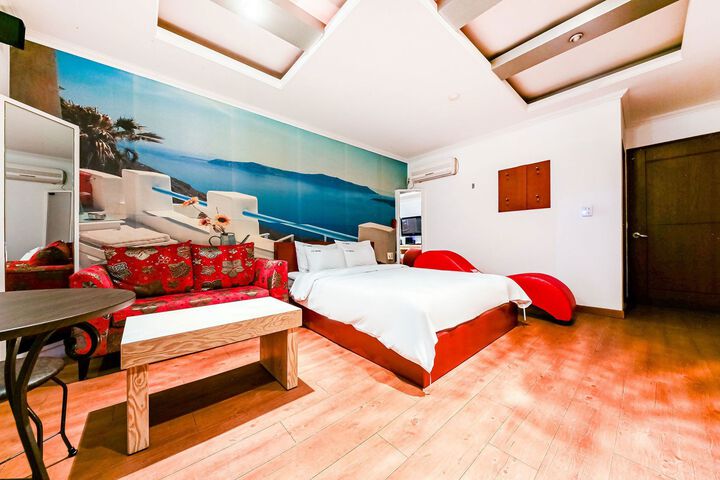 Room 15 of 26