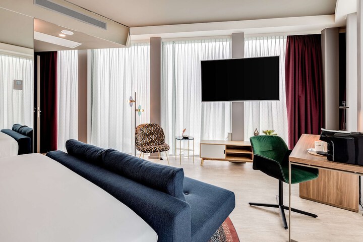 Room 31 of 107