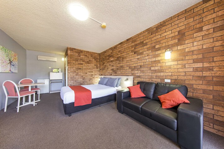 Room 4 of 42